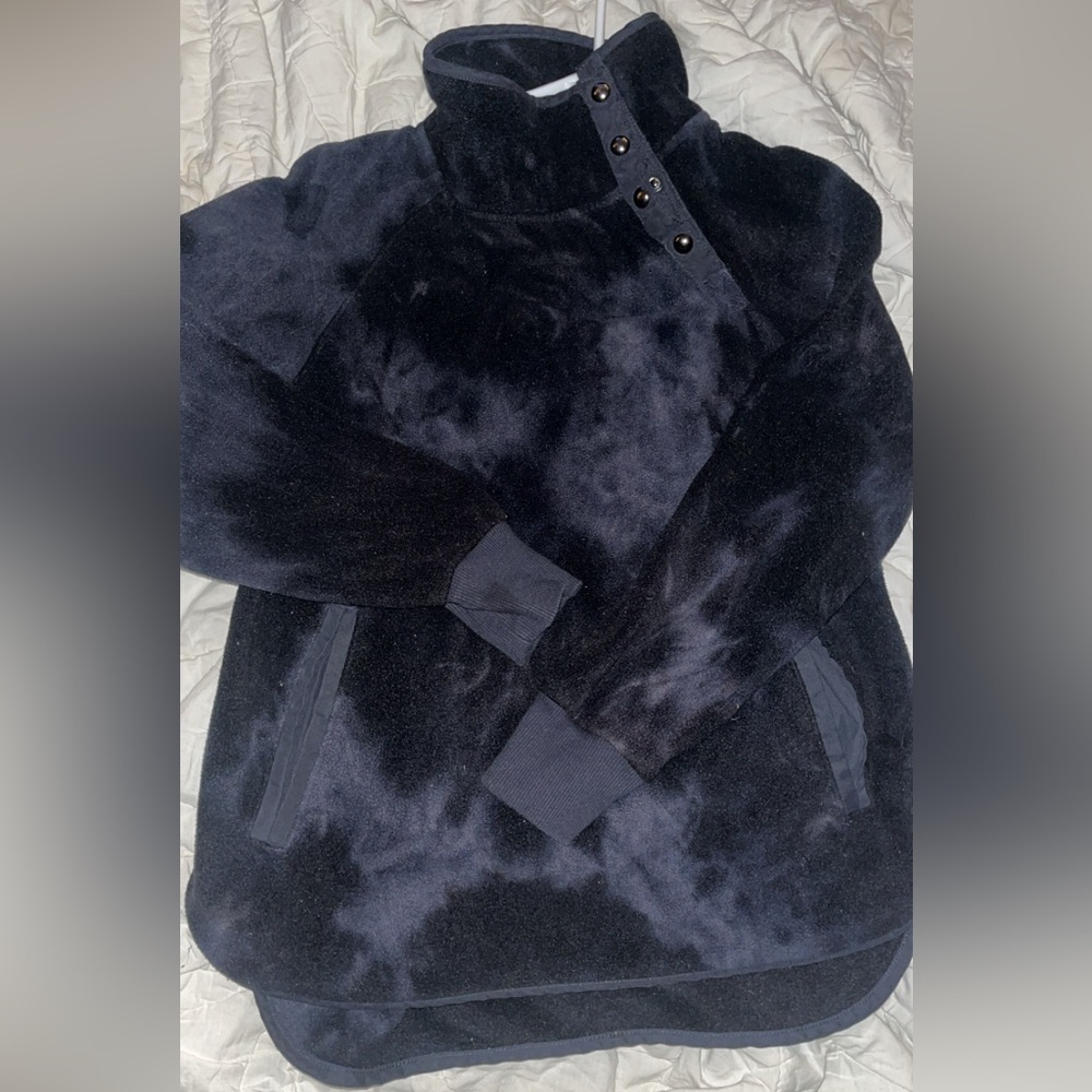 Mock-Neck Pull Over​
